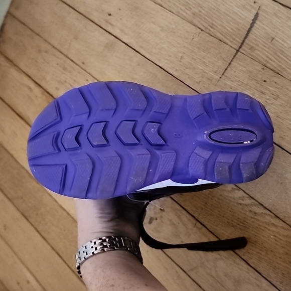 Snow boots little kids size 8 - Picture 5 of 12